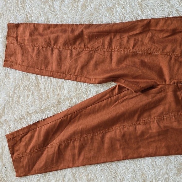 Madewell Tapered Huston Pull-On Crop Pants - Picture 5 of 8